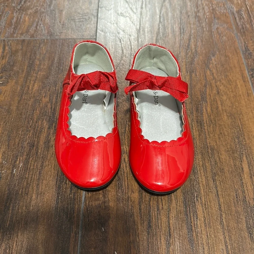 New Lily and Dan Girls Red Ballet Dress Shoes With Bow Strap Size 7/8